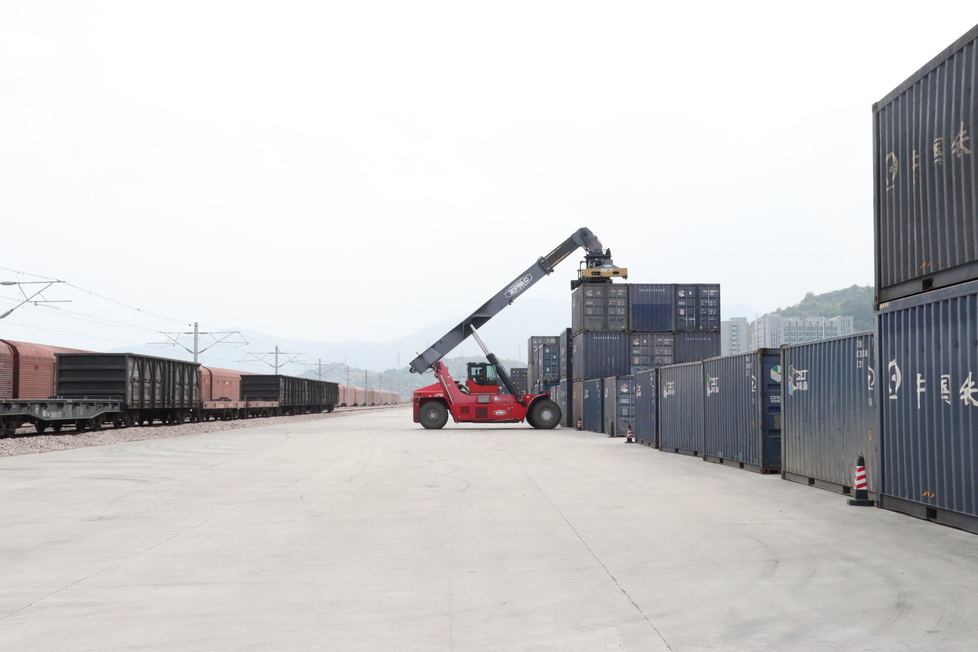 1650269966896368.jpg 集裝箱.JPG